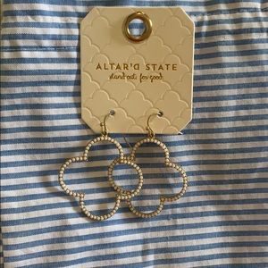 Altar’d State Pearl clover field earrings